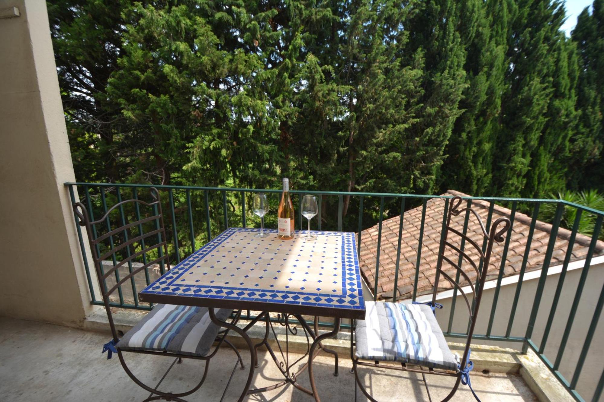Appartement Тараскон Екстериор снимка
