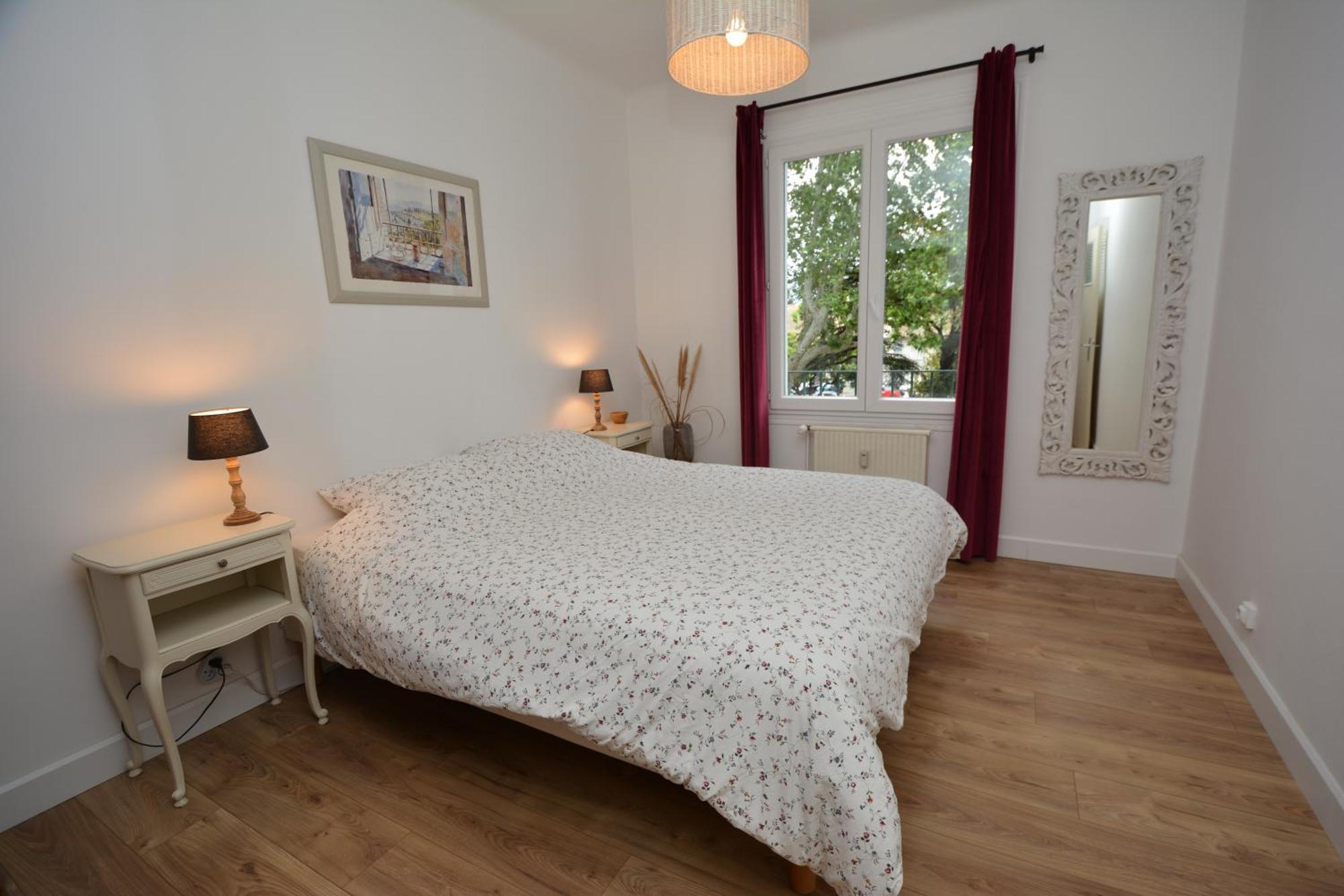 Appartement Тараскон Екстериор снимка